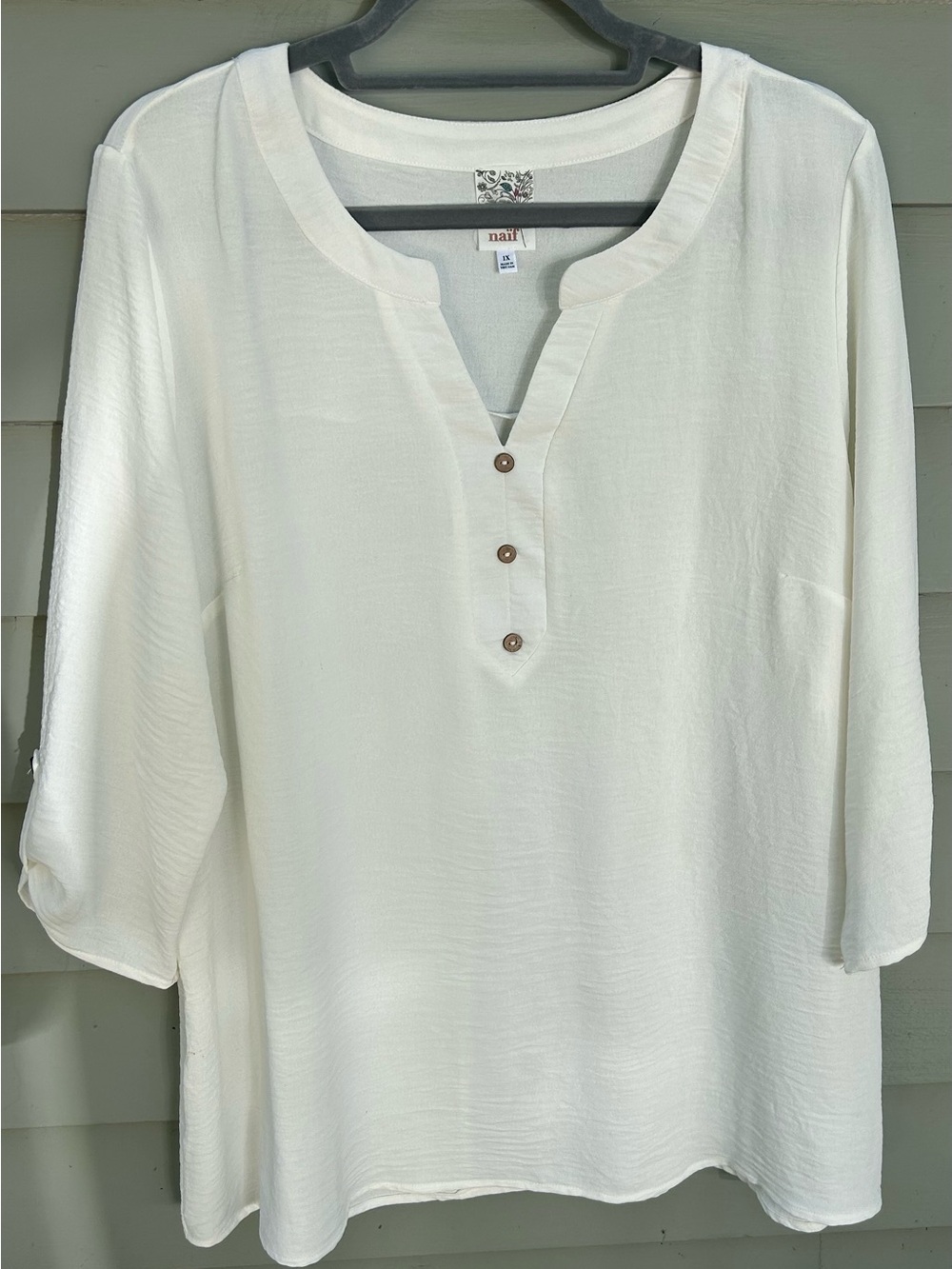 NAIF Cream Split-Neck Tunic with Three-Button Placket Size 1X